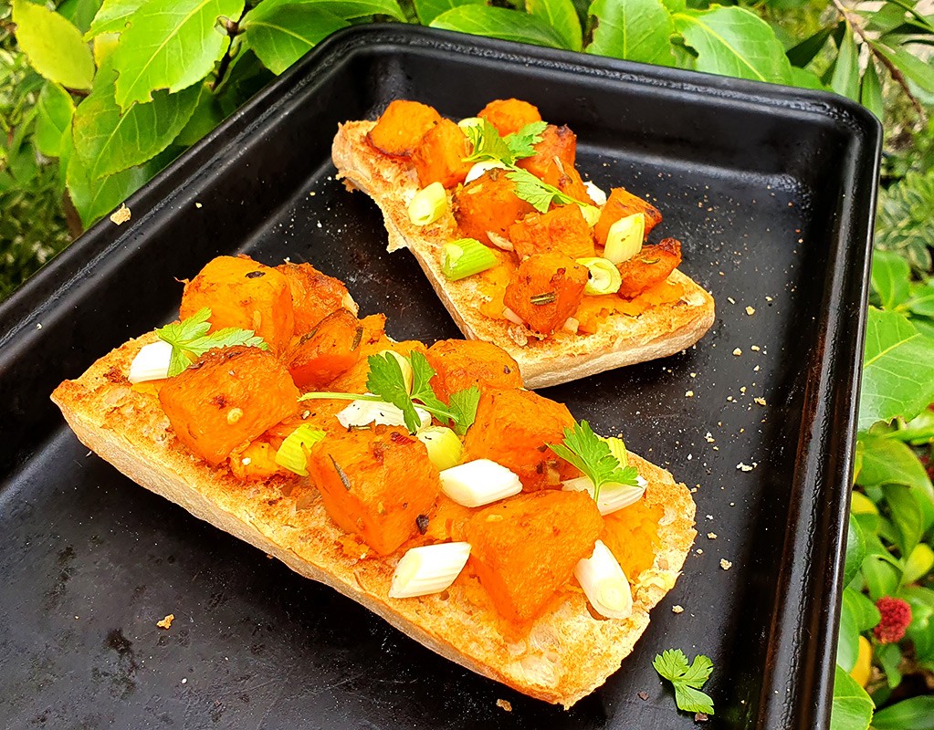 Crostini with caramelised butternut squash