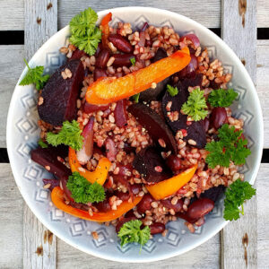 Rice salad with beans and roasted beetroot