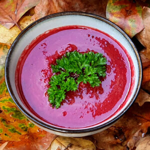 Beetroot soup with broccoli and chickpeas