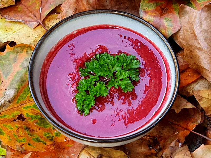 Beetroot soup with broccoli and chickpeas