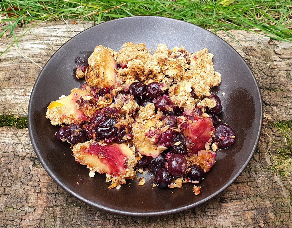 Spiced apple and blueberry crumble