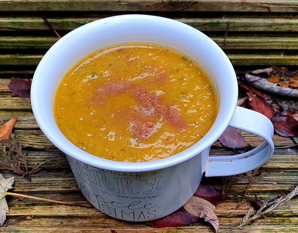 Broccoli and cinnamon-ginger roasted squash soup