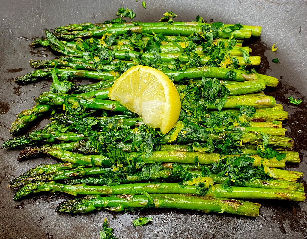 Grilled asparagus with gremolata