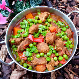 Lamb and green pea curry