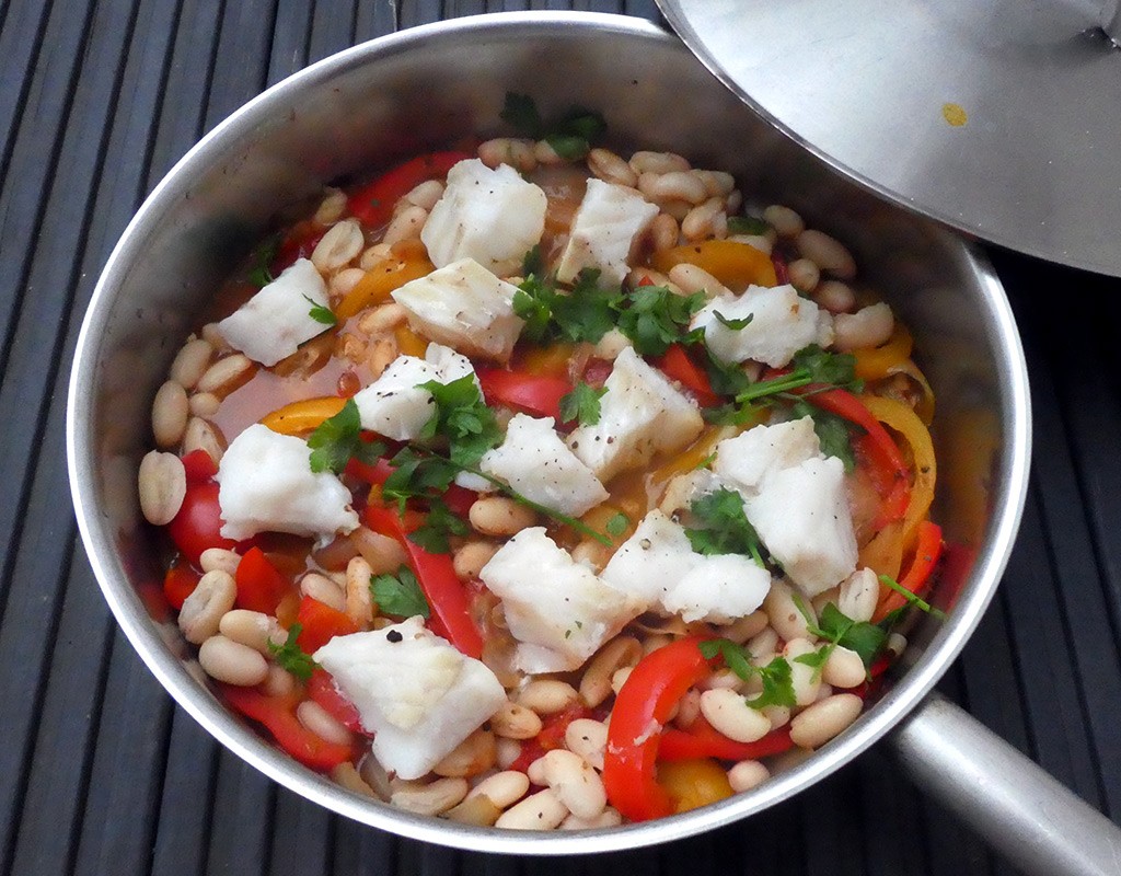 Peperonata with beans and fish