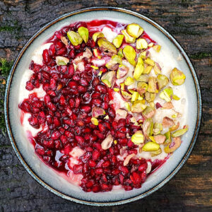 Porridge with pomegranate and pistachio