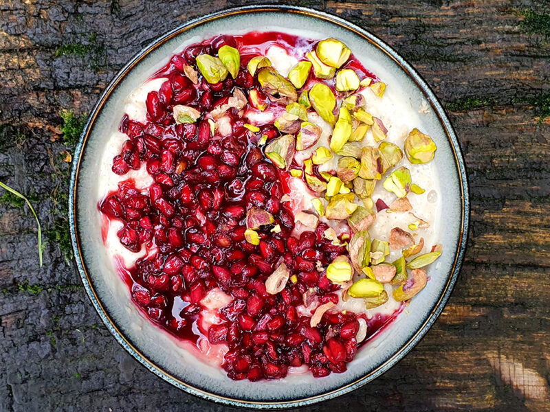 Porridge with pomegranate and pistachio