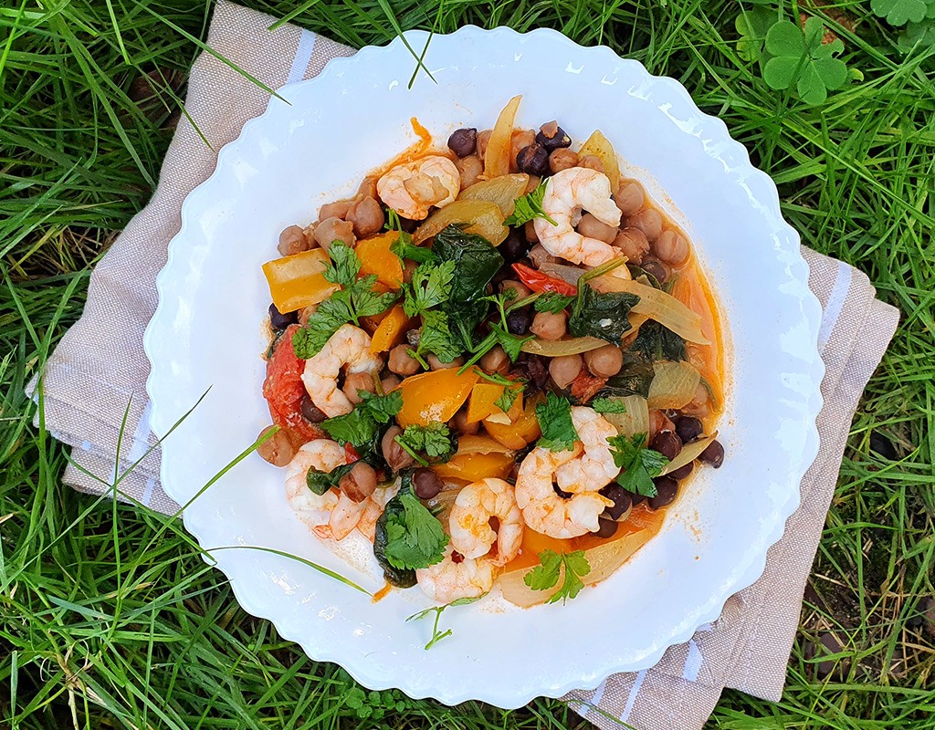 Spiced chickpeas with spinach and prawns