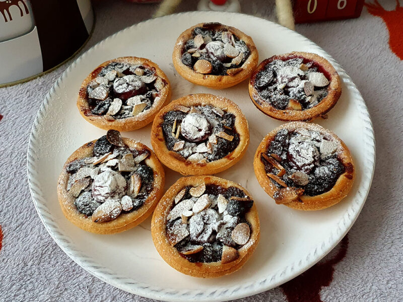 Cherry and almond mince pies