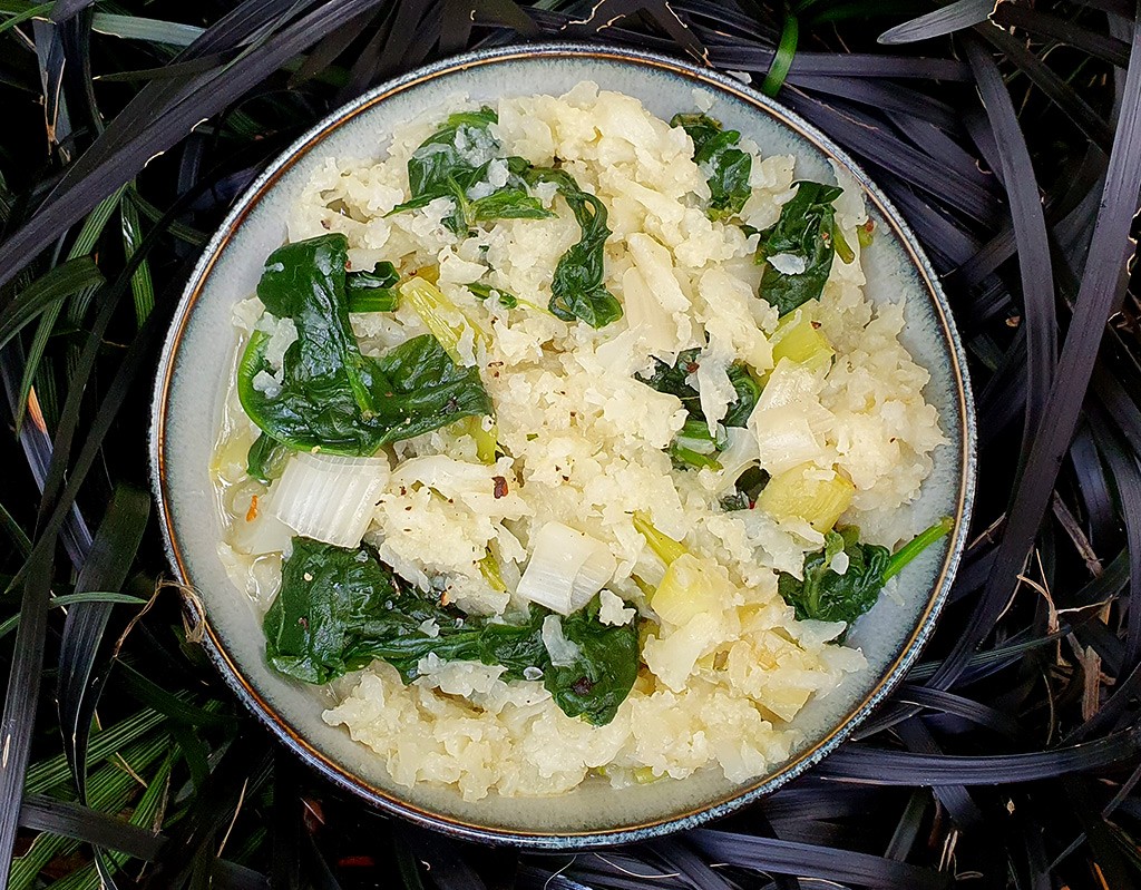 Mashed cauliflower with spinach