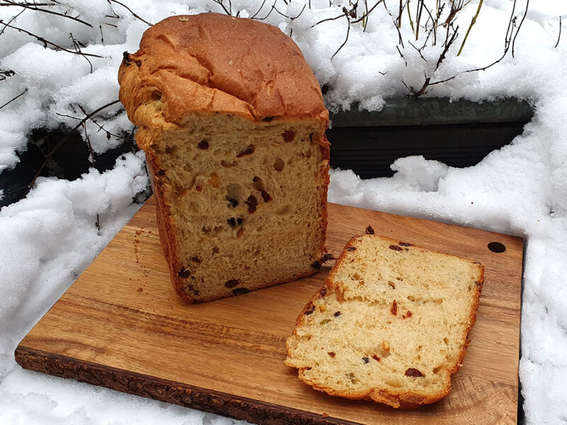 Panettone with dates and pistachios