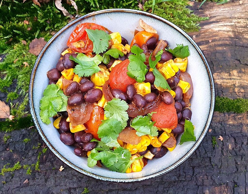 Black beans and grilled corn salad