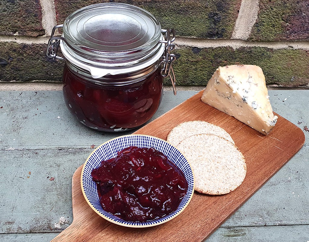 Cranberry and apple chutney