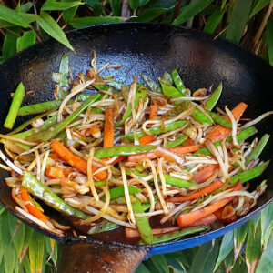 Mangetout and bean sprouts stir-fry