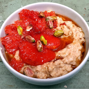 Porridge with caramelized grapefruit