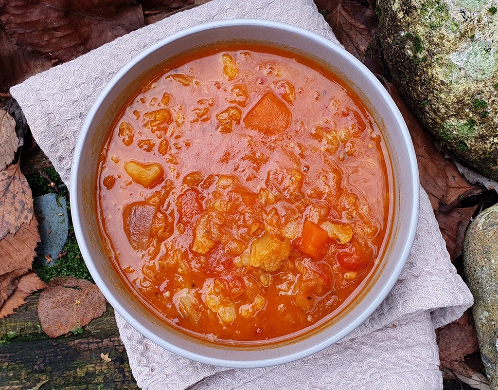 Curried lentil and cauliflower soup