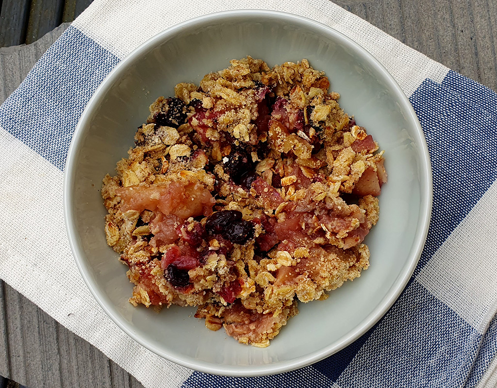 Apple and blueberry crumble with walnuts and oats