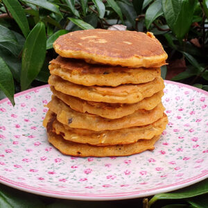 Carrot and oat pancakes with mixed fruits