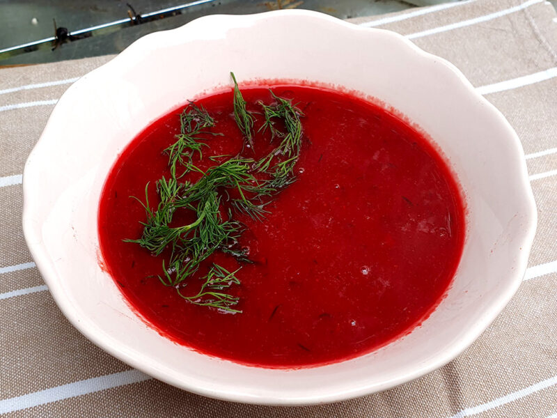 Spiced beetroot, carrot and lentil soup