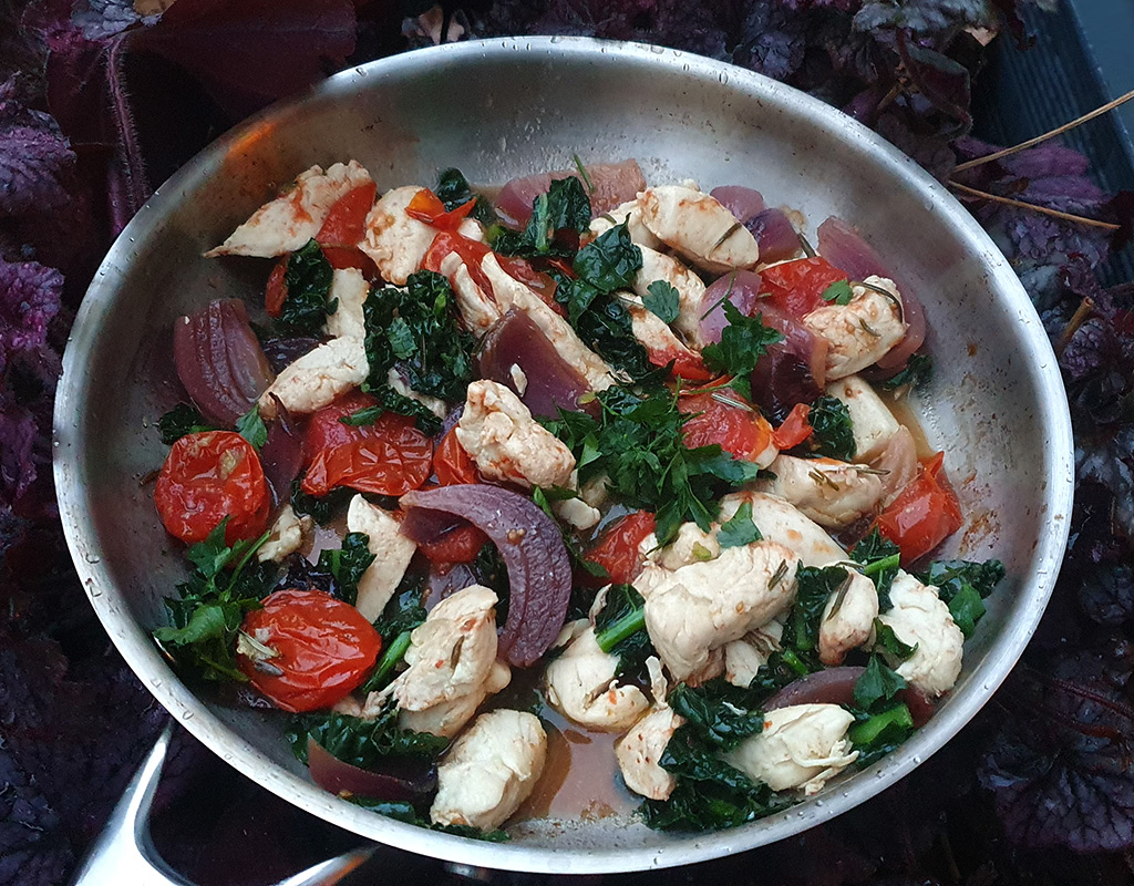 Chicken with balsamic baked tomatoes