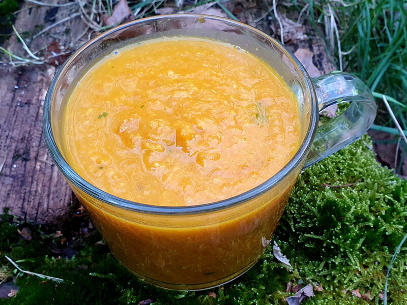 Spiced carrot and chickpea soup