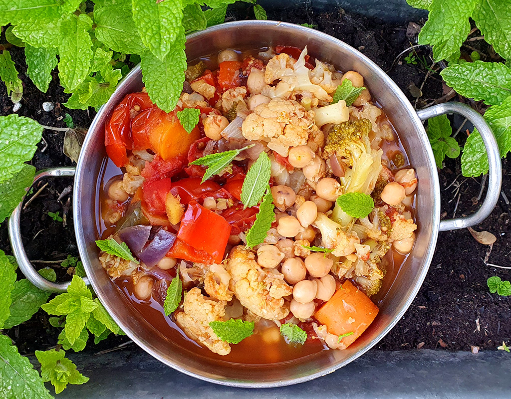 Cauliflower and broccoli curry