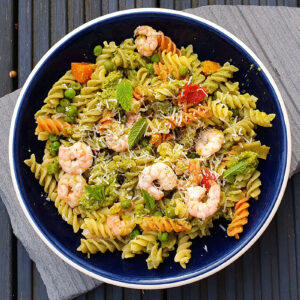 Green pea pesto pasta with prawns