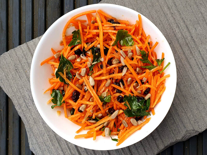 Spiced carrot salad with raisins