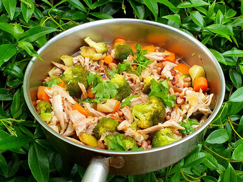 BBQ chicken and bean stew with broccoli