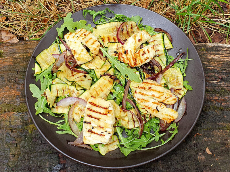 Grilled courgette and halloumi salad