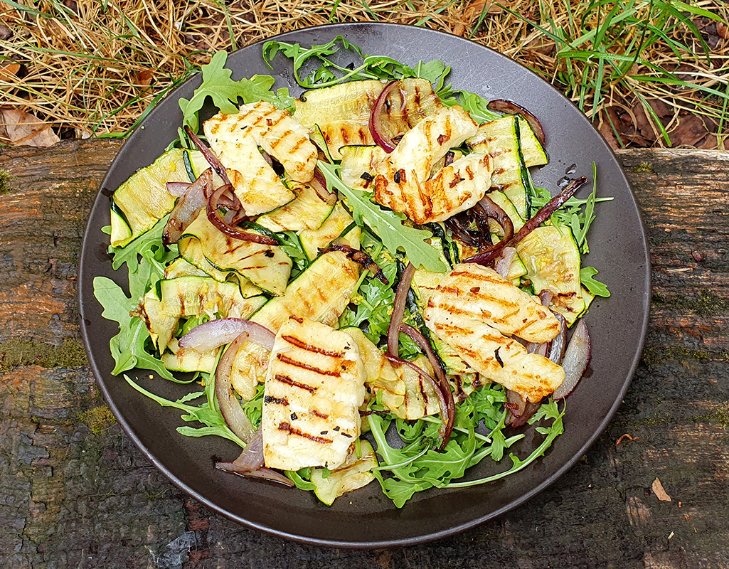 Grilled courgette and halloumi salad