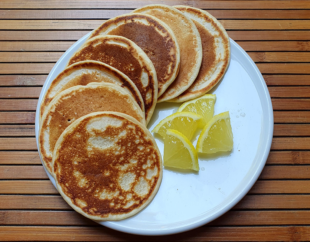 Lemon and almond pancakes