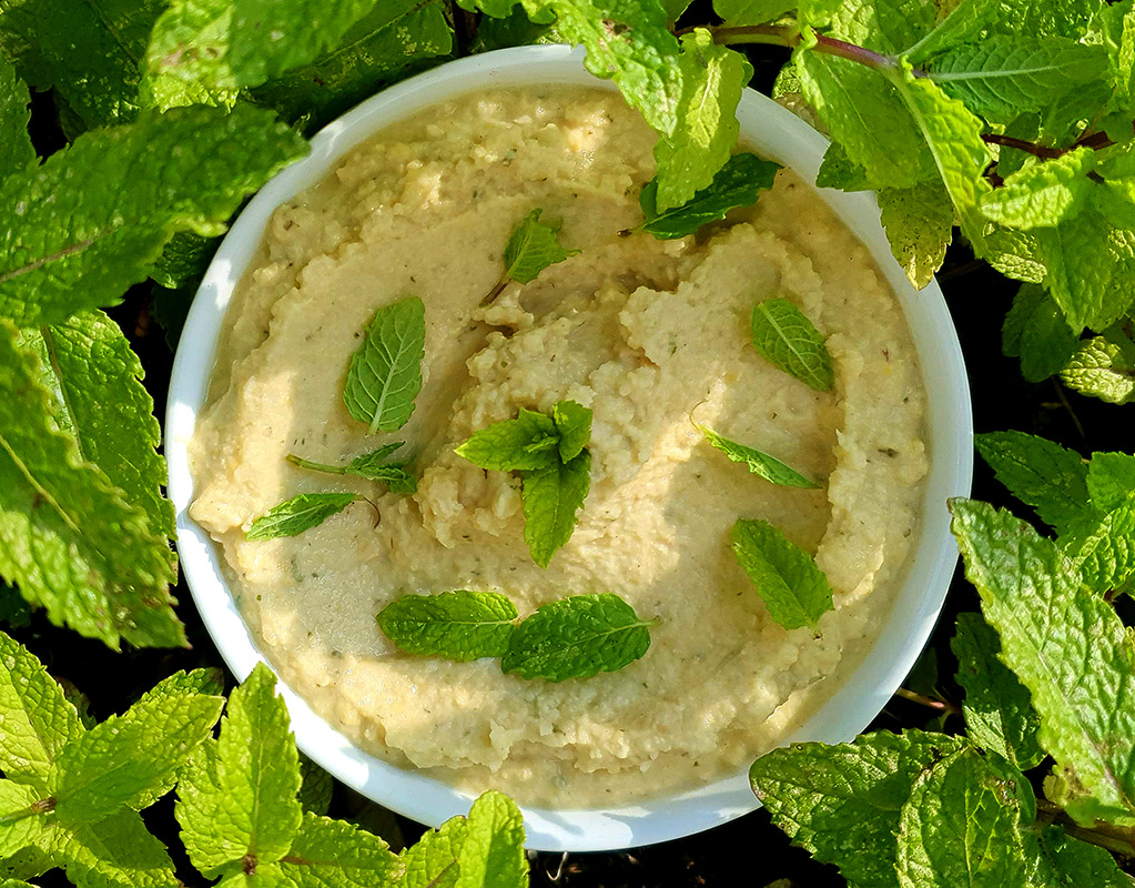 Minty hummus