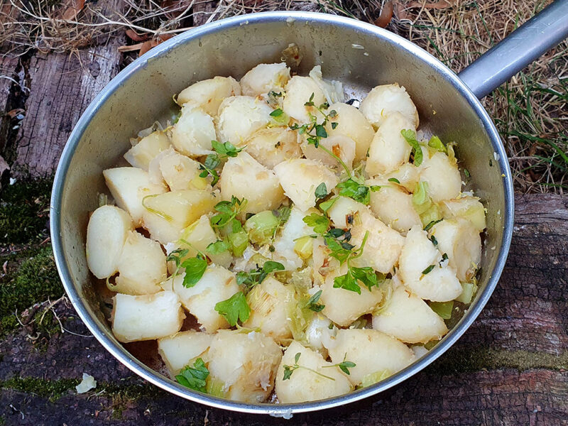 Sauteed potatoes with leek