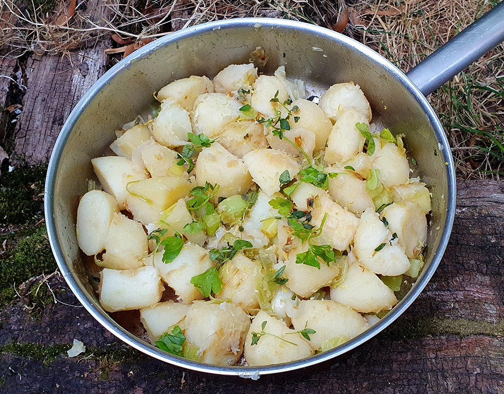 Sauteed potatoes with leek