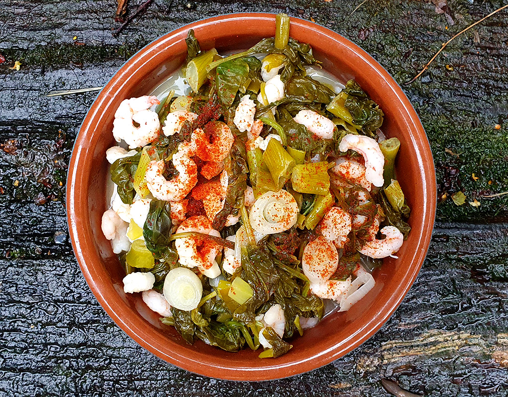 Garlic spinach with prawns