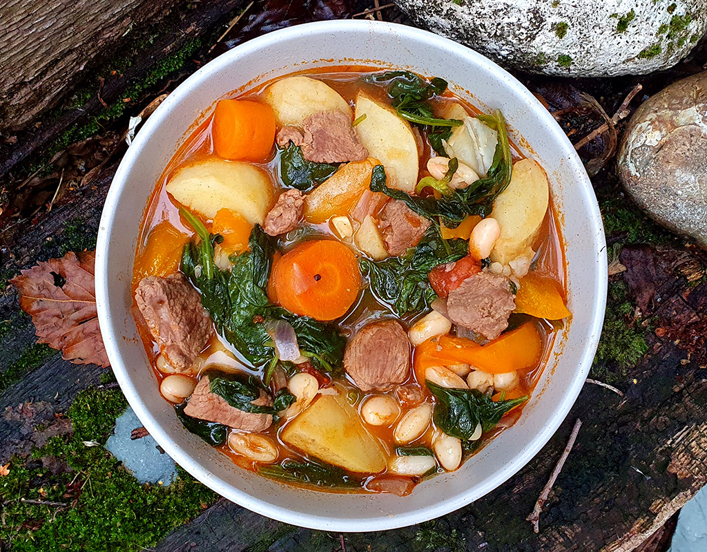 Hearty lamb and bean soup