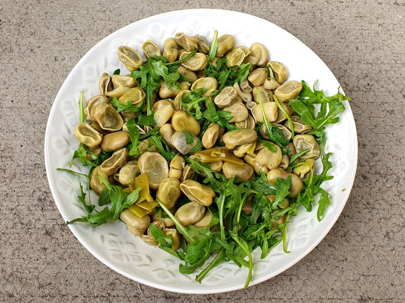 Lemon broad beans with wild rocket