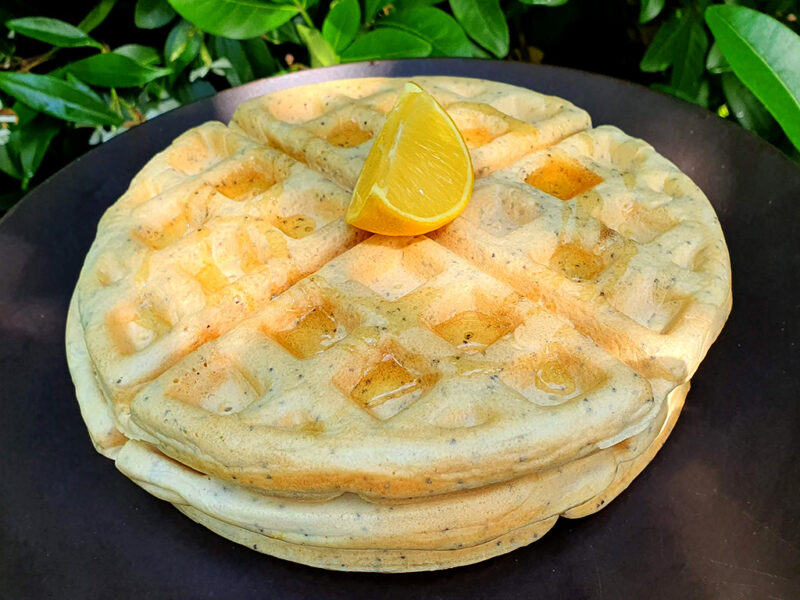 Lemon and poppy seeds waffles