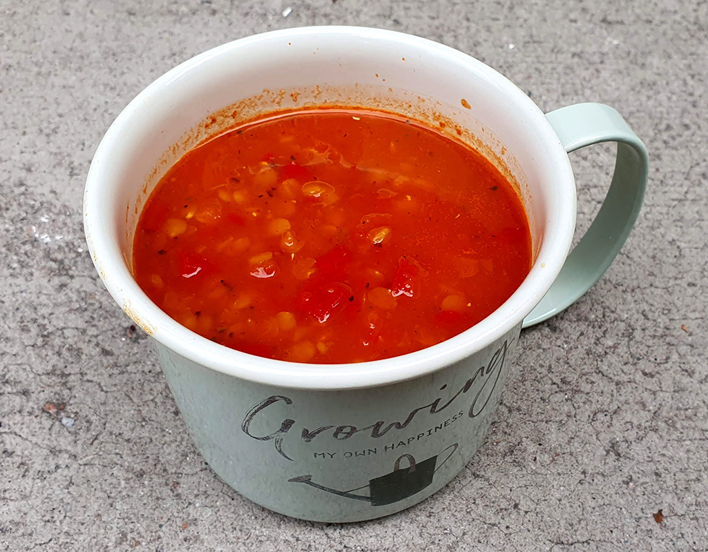 Red pepper and lentil soup