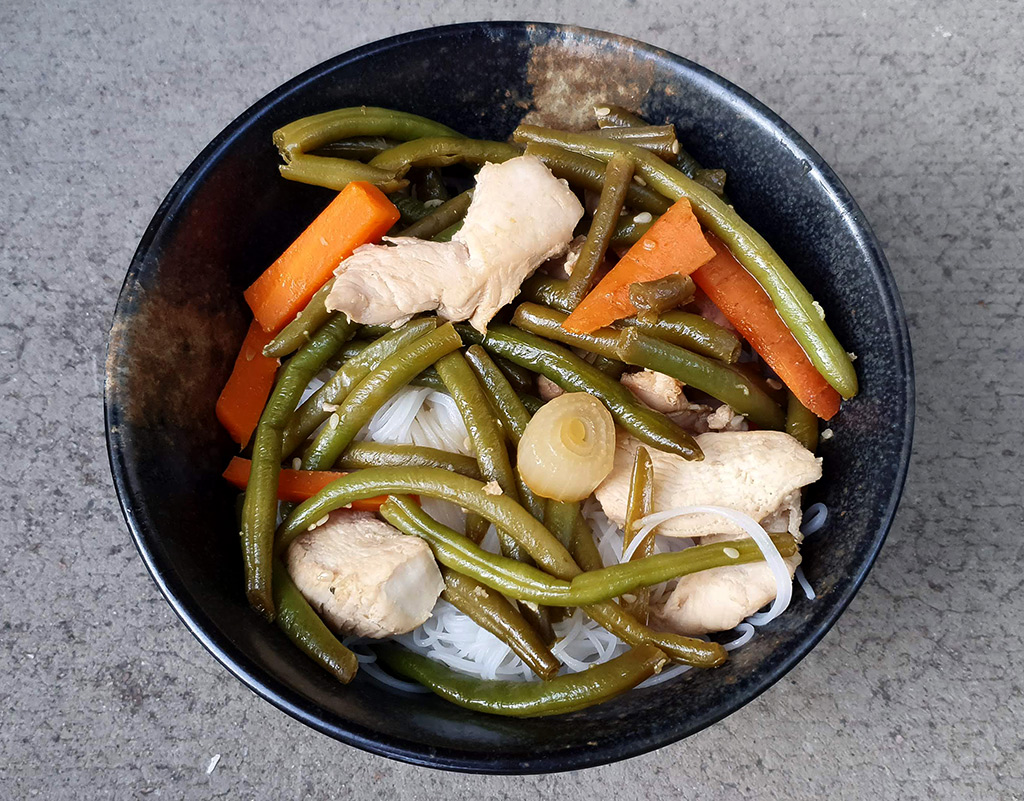 Teriyaki chicken with noodles and beans