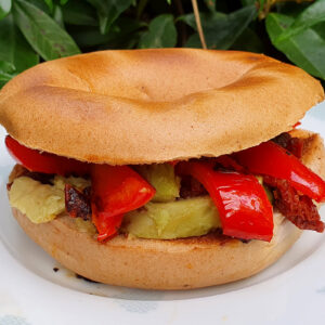 Bagel with avocado and grilled pepper