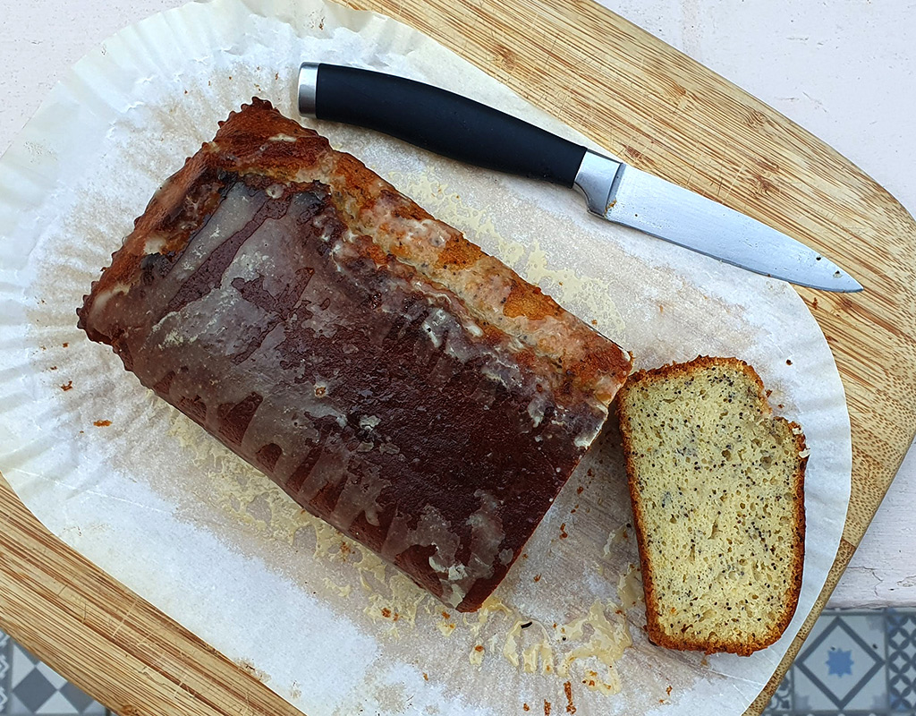 Lemon and poppy seed loaf cake