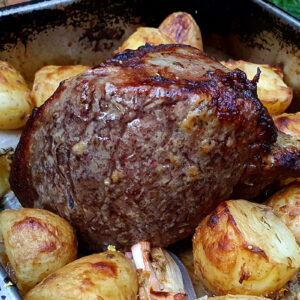 Mustard roasted beef with potatoes