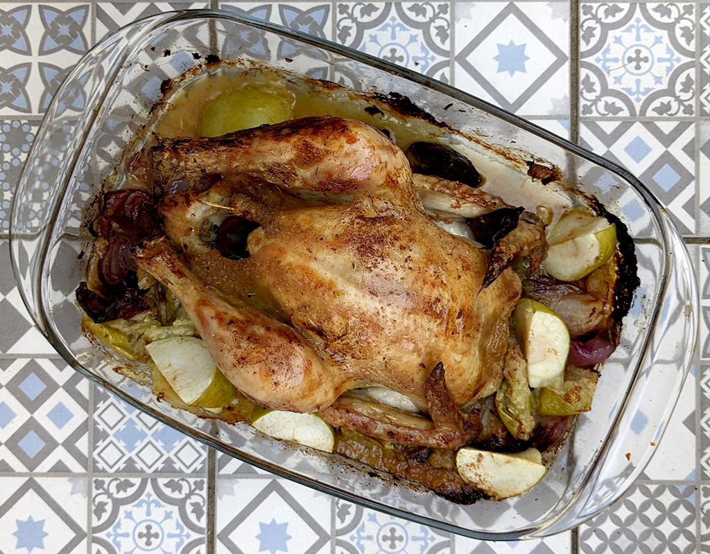 Roasted chicken with spiced apple