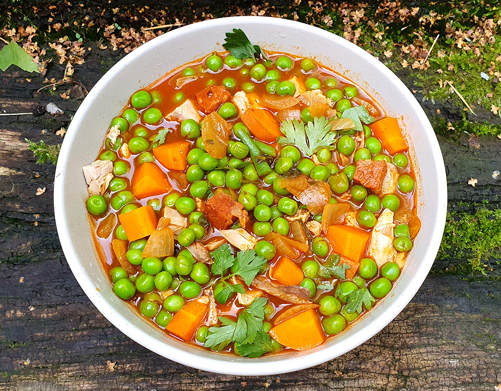 Pea goulash with guinea fowl