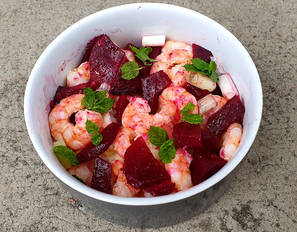 Prawn and beetroot salad