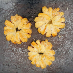 Apple puff pastry doughnuts