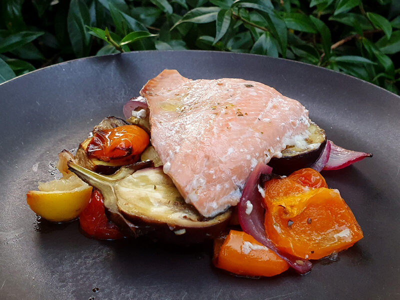 Baked wild salmon with vegetables