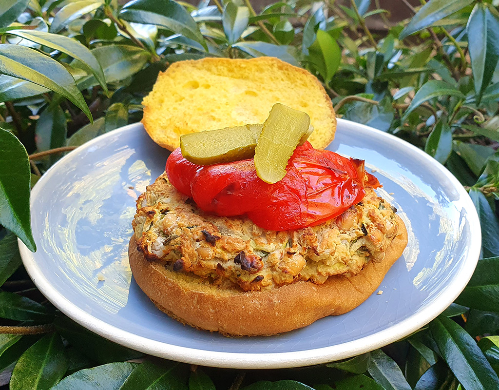 Beanburger with courgette